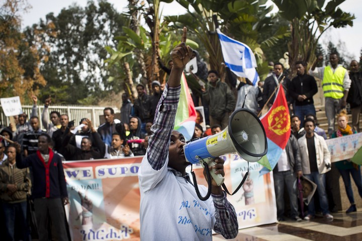 הפגנה מול שגרירות אריתריאה ברמת גן ב-2013 (אורן זיו / אקטיבסטילס)