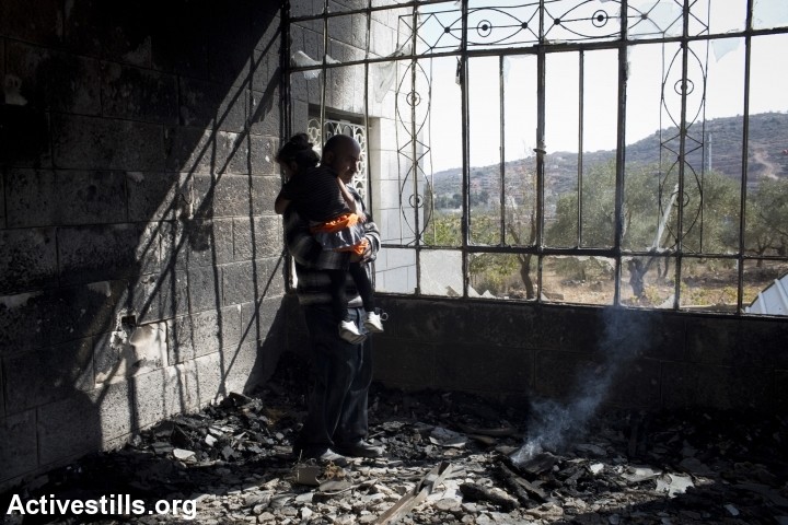 גם כדי להתלונן, הפלסטינים צריכים להיכנס להתנחלות. בית שרוף בכפר סינג'ל מאירוע "תג מחיר" (צילום: אורן זיו / אקטיבסטילס)