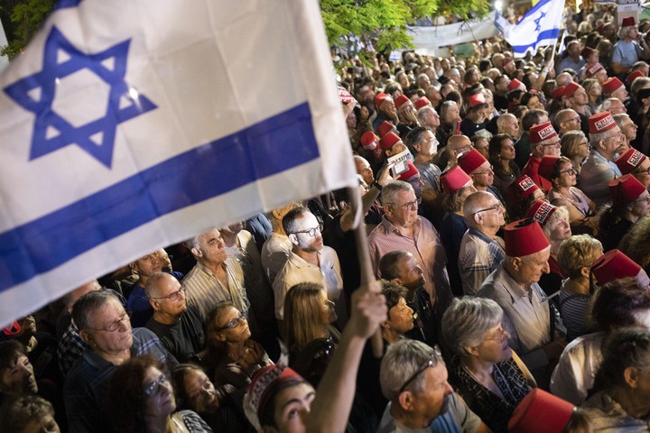 תחושת חירום אמיתית בקרב רבבות המפגינים ברחבת מוזיאון תל אביב והרחובות הסמוכים (אורן זיו)