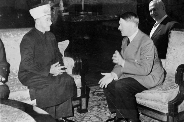 נתניהו מצא פתרון מוצלח: לטעון שהפלסטינים הם שיזמו את "הפתרון הסופי". היטלר בפגישתו עם חג' אמין אלחוסייני בברלין 