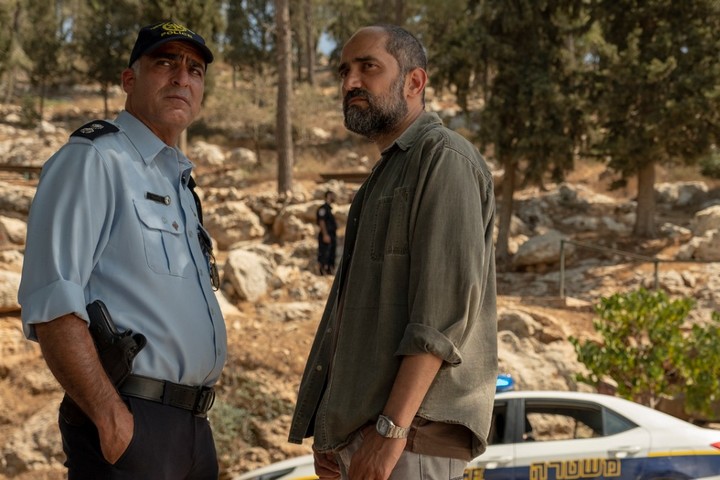 מציאת גופתו של מוחמד אבו-ח'דיר ביער ירושלים בסדרה "הנערים" (צילום: HBO)