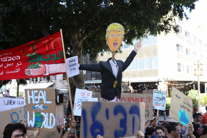 בובה של דונלד טראמפ בצעדת האקלים בתל אביב (אורן זיו)