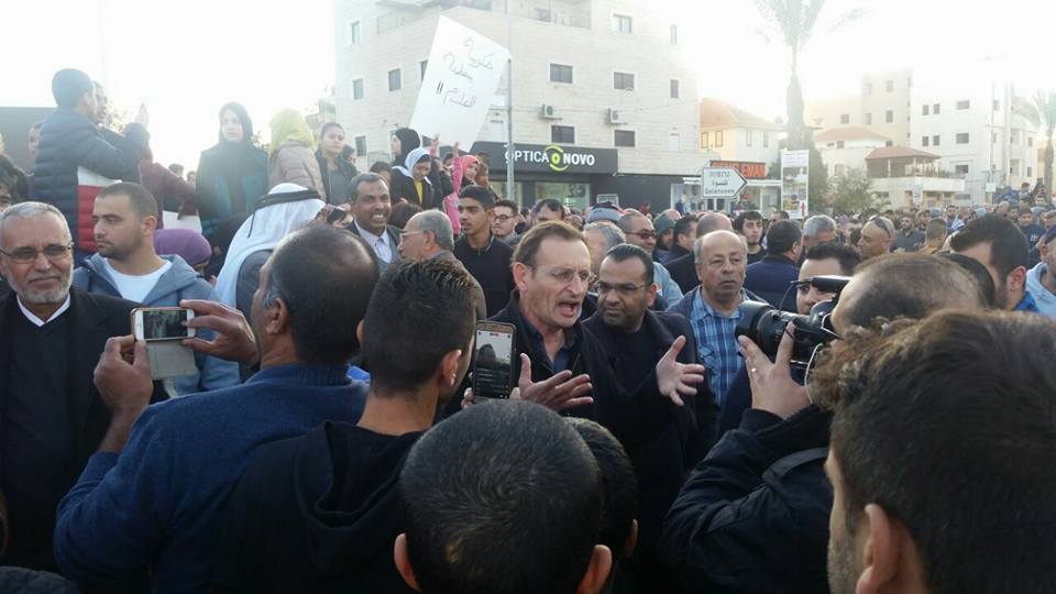 דב חנין בהפגנה בקלנסווה (באדיבות דוברות הרשימה המשותפת)