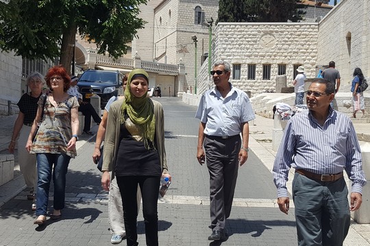 "המסוכנות הגרעינית לא פחתה". דארין טאטור צועדת ברחובות נצרת, לראשונה מזה למעלה משנה וחצי. (צילום: יאוב חיפאווי)