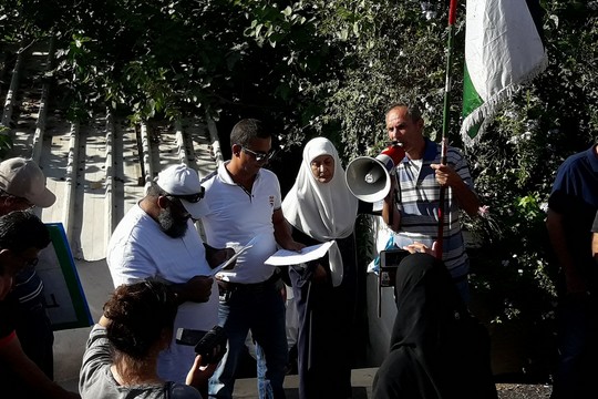 מפגינים נגד פינויי בתים בשייח ג'ראח, ירושלים המזרחית, 4 באוגוסט 2017 (צילום: אמיר ביתן)