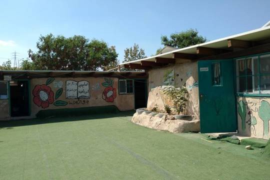  חצר בית הספר בחאן אל-אחמר (צילום: אורלי נוי)