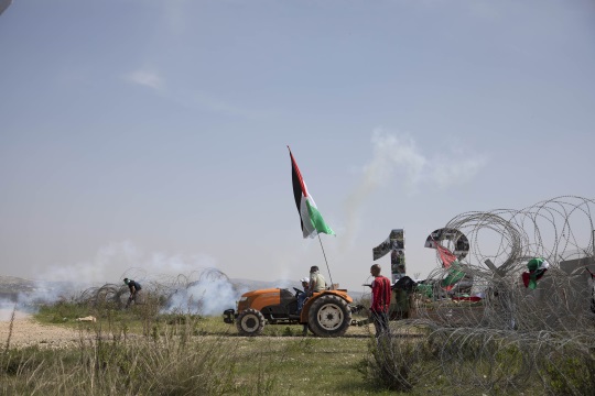ירי גז. ההפגנה לציון 13 שנה למאבק בבלעין