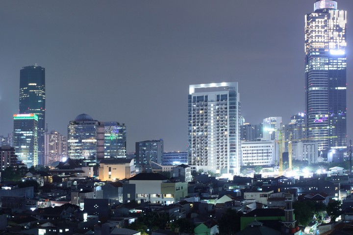 בירת אינדונזיה, ג'קרטה, בלילה (צילום: Robin Widjaja)