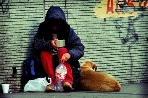 עוני (אילוסטרציה: Luis Felipe Salas CC BY-NC ND 2.0)
