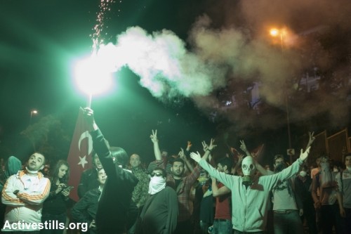 הפגנה נגד הממשלה ליד אצטדיון הכדורגל של בשיקטאש, איסטנבול יוני 2013. (צילום: אורן זיו /אקטיבסטילס)