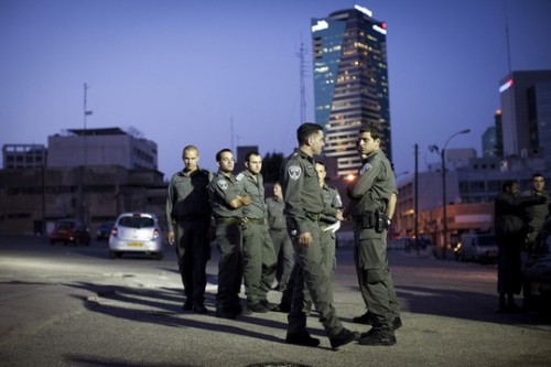 שוטרי מג"ב בדרום תל אביב. (צילום: אקטיבסטילס)