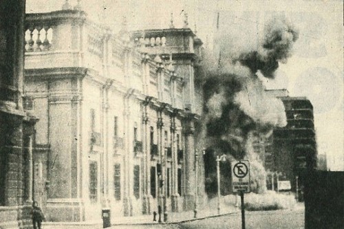 ארמון לה מונדה לאחר שהופצץ, 11 בספטמבר 1973 (ספריית הקונגרס הלאומי של צ'ילה)