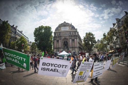 הפגנה תמיכה בחרם על ישראל (צילום: Alain Bachellier CC BY-NC-SA 2.0)