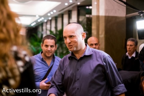 נפתלי בנט (אקטיבסטילס)