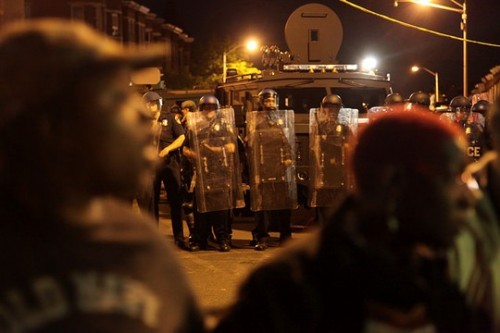 ההפגנות בבולטימור: "האלימות היא תגובה לאלימות המשטרה"