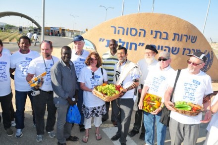 רבנים בכלא חולות לתיקון ליל שבועות (רפי קוץ)