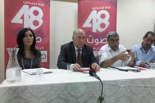 מסיבת העיתונאים להשקת ערוץ פלסטין 48. על המיקרופון: ריאד חסן, השר הממונה על רשות השידור הפלסטינית. משמאל: סנאא חמוד