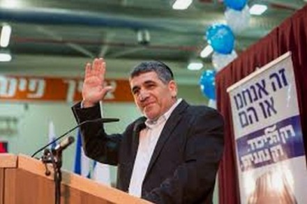 סגן שר הפנים ירון מזוז (צילום: Sasa4000 ויקימדיה CC BY-SA 4.0)
