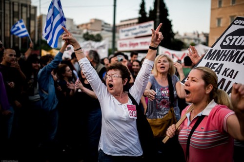 הפגנה נגד המשך משטר הצנע. אתונה 29 ביוני 2015 צילום: (Jan Wellmann (Flickr, CC BY-NC-SA 2.0