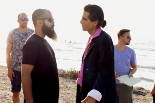 ג'ואן ספדי (מימין) בקליפ "להיות ערבי"