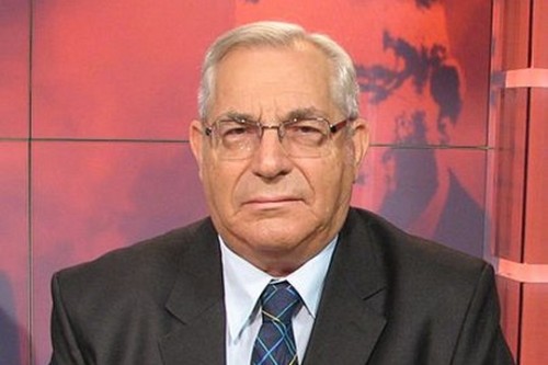 מוטי קירשנבאום 1939-2015 (Hanay, CC BY-SA 3.0) מוטי קירשנבאום 1939-2015 (Hanay, CC BY-SA 3.0)