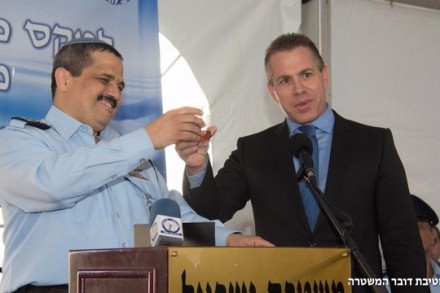 גלעד ארדן ורוני אלשיך (דוברות המשטרה)