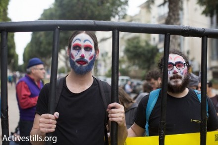 הפגנת תמיכה בסרבניות המצפון, פורים, תל אביב (אורן זיו / אקטיבסטילס)