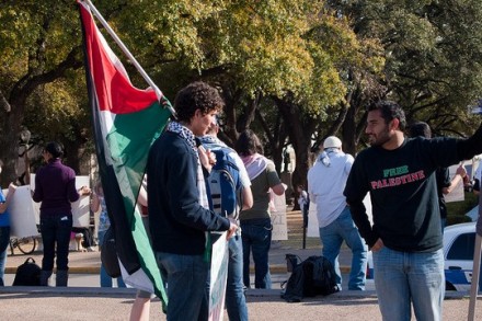 סטודנטים בטקסס בשבוע האפרטהייד (אילוסטרציה: monad68 CC BY 2.0)
