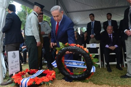בנימין נתניהו בהלוויתו של מאיר דגן (קובי גדעון, לע"מ)