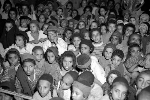 ילדים במחנה המעבר חאשד, תימן, 1949 דוד אלדן, אוסף התצלומים הלאומי)
