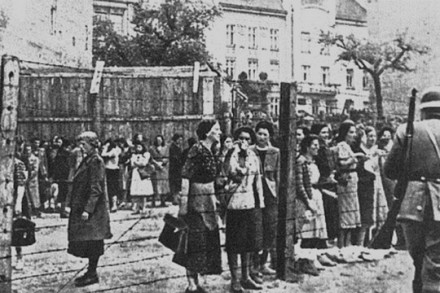 "אחרי המלחמה החיים יתחילו שוב, ואנחנו כבר לא נהיה". גטו באוקראינה