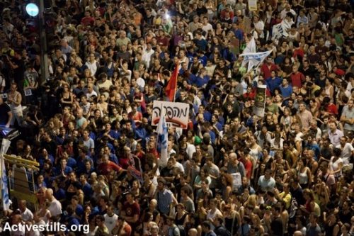פעם דיברנו על שינוי יסודי של מבני הכוח. המחאה החברתית, תל אביב, 2011 (אורן זיו / אקטיבסטילס)