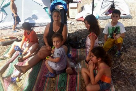מאהל המחאה של זכאיות לדיור ציבורי מול אחוזת גלנט