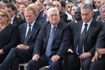 מחמוד עבאס בהלוויתו של שמעון פרס (אמיל סלמן / פלאש90)