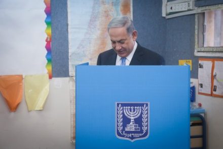 כמה ימים לפני הבחירות נתניהו מצטרף לקמפיין הסיפוח של הימין הקיצוני (מרק ישראל סלם/פלאש90)