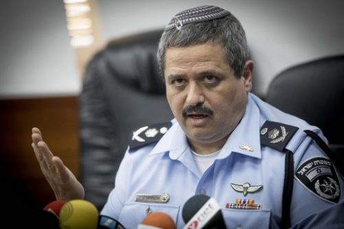 האם המפכ"ל אלשיך חושב שהוא והשוטרים שלו נמצאים מעל לחוק ומחוץ לטווח הביקורת? (יונתן זינדל/פלאש90) האם המפכ"ל אלשיך חושב שהוא והשוטרים שלו נמצאים מעל לחוק ומחוץ לטווח הביקורת? (יונתן זינדל/פלאש90)