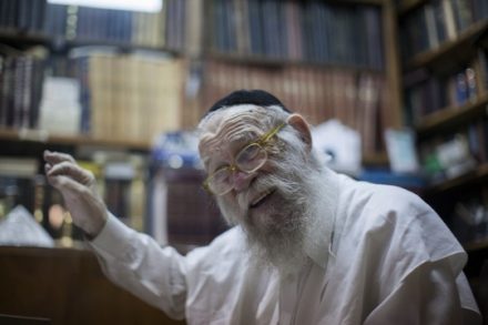 "אני מעדיף את החילוניות על כל פגעיה ושלל בעיותיה על פני הדת הקיצונית שמגדלת בני אדם שמסוגלים לערוף ראשים". הרב שלמה פפנהיים (יונתן זינדל/פלאש90)