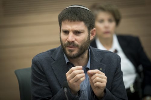 אדם שרוצה ערבים מושפלים, שיהיו עבדיו, שישתחוו אליו רק כי הוא יהודי הוא גזען. ח"כ בצלאל סמוטריץ' (יונתן זינדל/פלאש90)