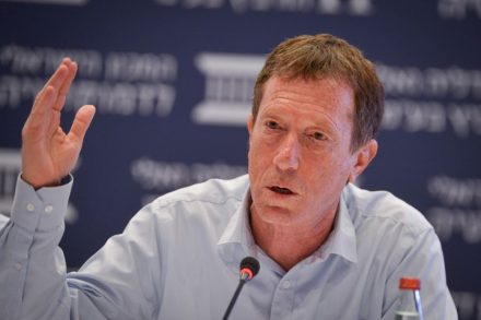 פרופ אבי שמחון, המועמד של נתניהו לנגיד בנק ישראל. לא רק מינוי פוליטי (צילום: יונתן סינדל / פלאש 90)