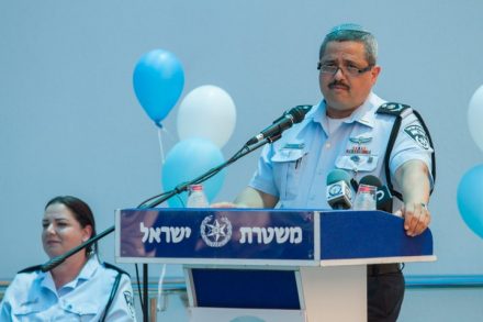 משום מה מצוקת כוח האדם קיימת בעיקר בתחנות המשטרה ביישובים הערביים. מפכ"ל המשטרה רוני אלשייך במהלך פתיחת טקסט פתיחת נקודת משטרה בנצרת. (מאיר ועקנין / פלאש 90)